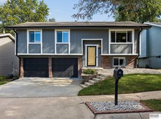5803 S 136th St, Omaha, NE 68137