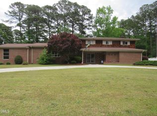 12 Cedar Dr, Smithfield, NC 27577