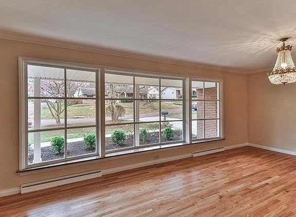 5th image of 29 Glenhaven Dr