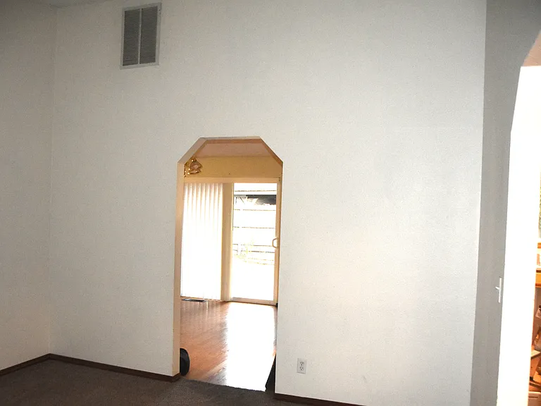 8205 NE 139th Ct — Photo 6