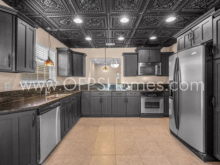 1949 Kadima Cir — Photo 9