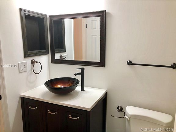4th image of 5534 Lakewood Cir S