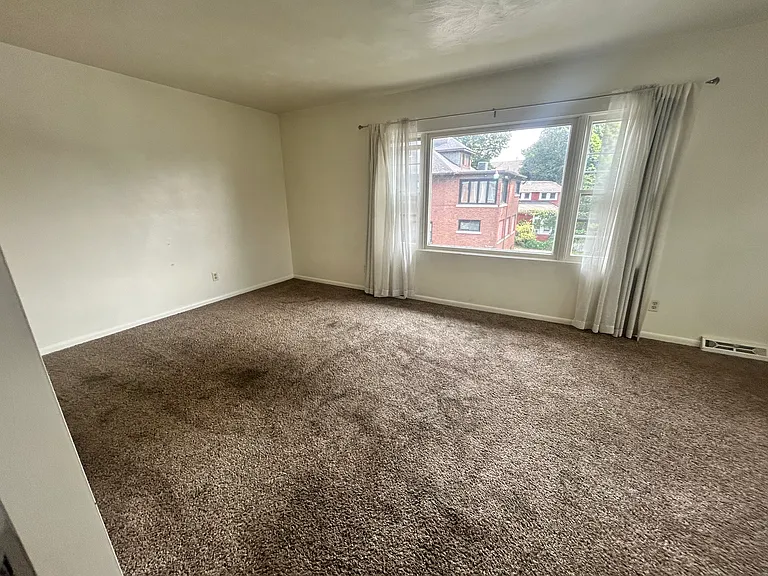 435 W 10th St #6 — Photo 11
