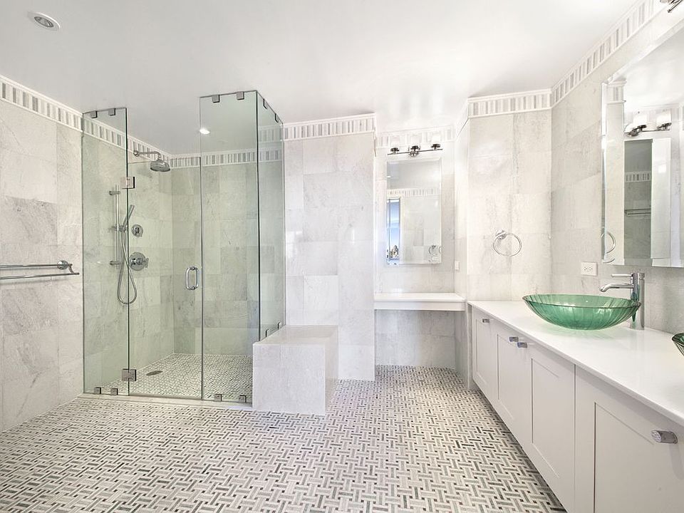 1st image of 30 W 63rd St APT 20VW