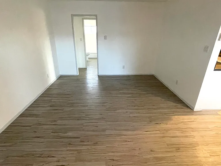 00-360 Lime Ave #202 — Photo 5