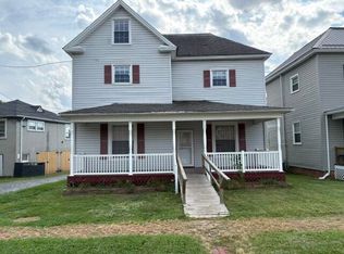 118 N Wills Ave, Covington, VA 24426