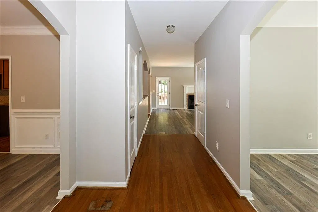 6 bed, 3.5 bath, 4808 sqft, $2,850 — Photo 3