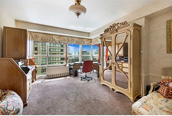 Sold by Compass | media 4