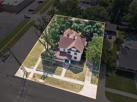 3rd image of 301 N 10th St