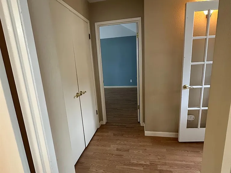 813 E Mockingbird Ln — Photo 17
