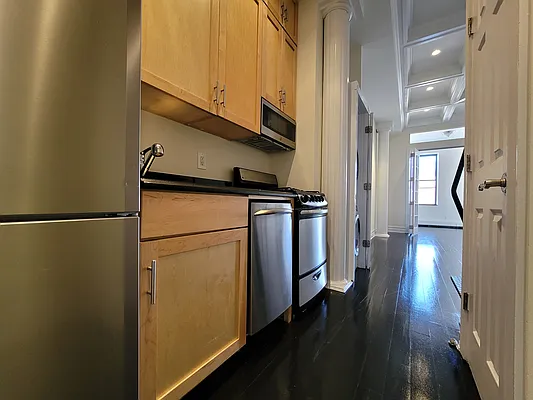 Rented by Julien Aractingi, LREB | media 13