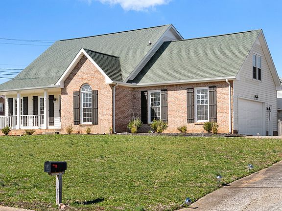 3rd image of 815 Keystone Dr