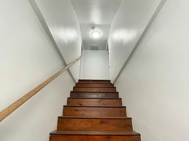 605 Fairview — Photo 11