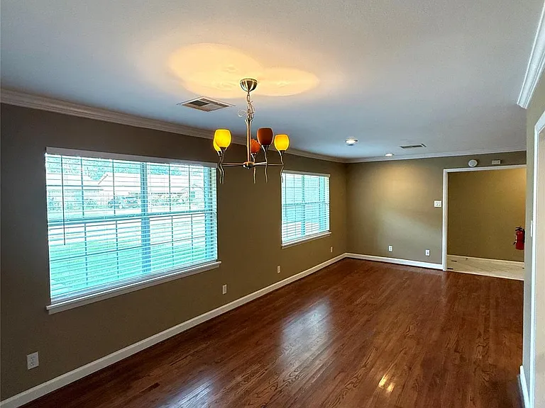 5811 McKnight St — Photo 10