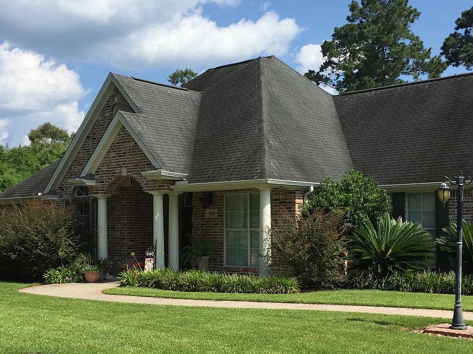 Custom home ready to move in