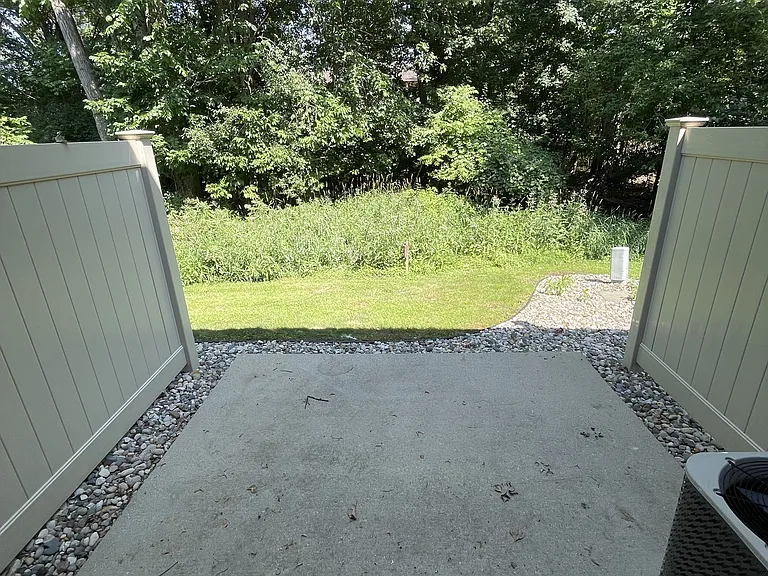 2166 Regency Dr — Photo 4