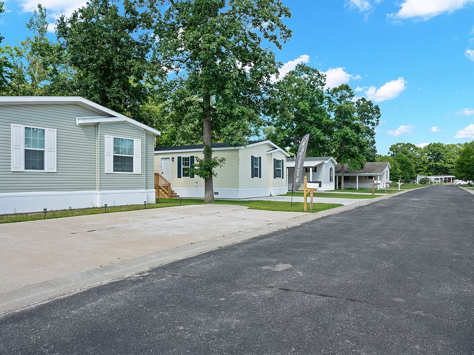 2nd image of 3601 Alpine Dr #36