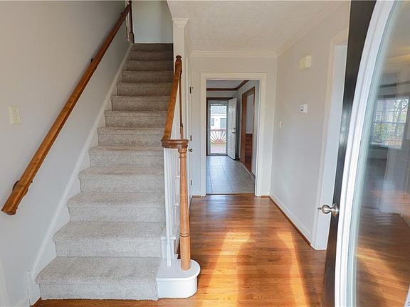 5th image of 7154 Plum Grove Cir