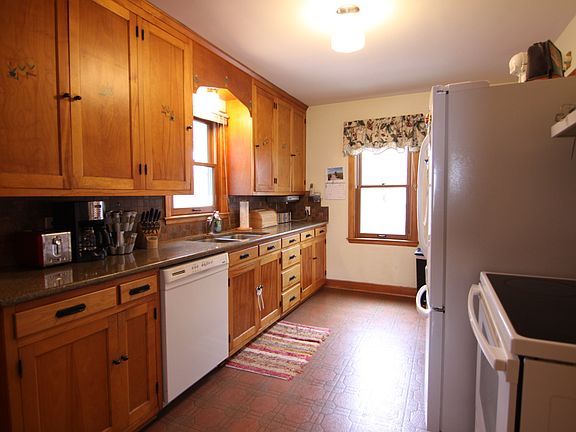 4th image of 234 N Starr Ave