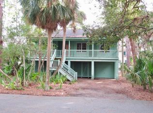 870 Sabal Ct, Saint Helena Island, SC 29920