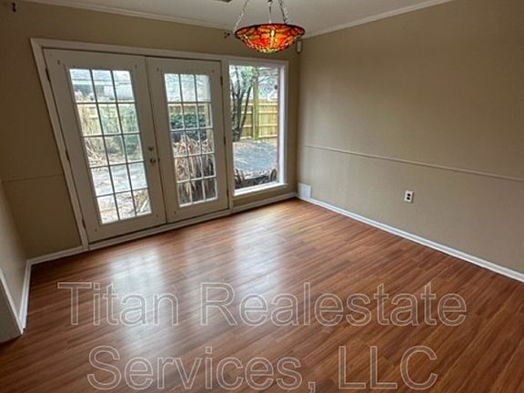 3rd image of 111 Galvez Dr