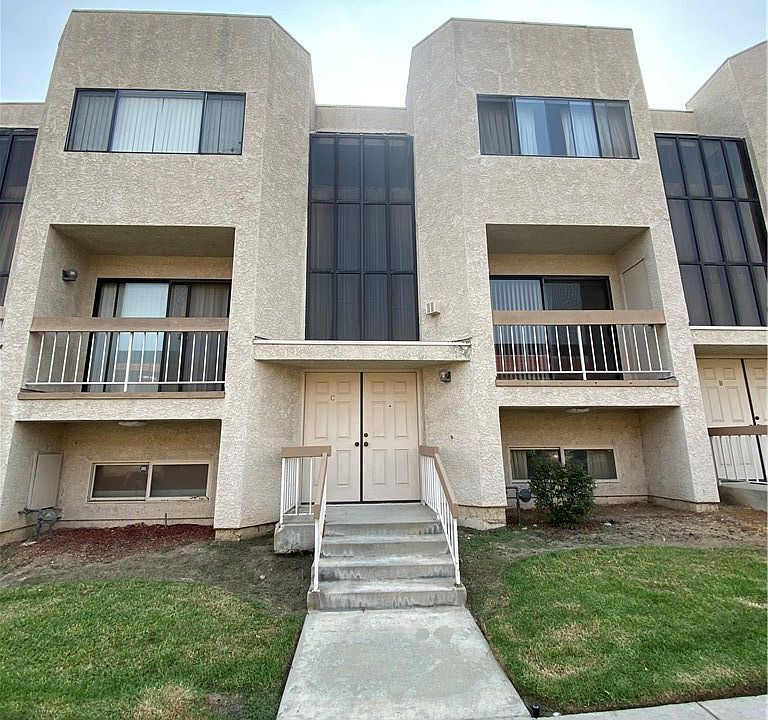 1st image of 200 W Grand Ave APT C