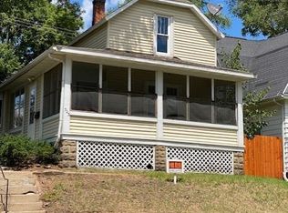 323 W Edgewater St, Portage, WI 53901