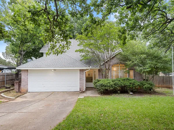 3208 Hickory Ct, Bedford, TX 76021