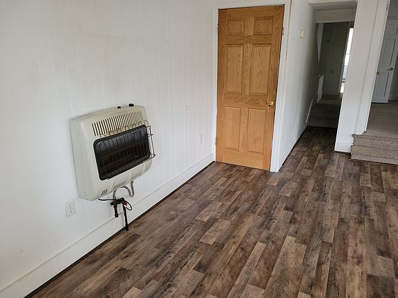 3rd image of 510 1/2 E Chestnut St #510-1/2