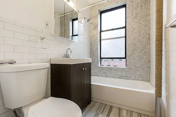 Rented by Dixon Advisory USA Inc. | media 37