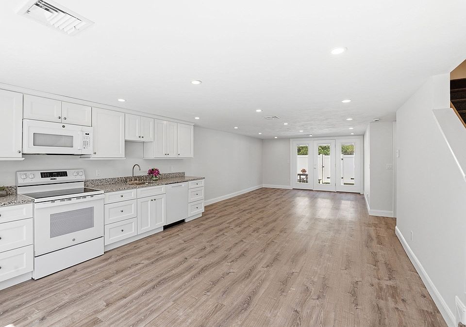1st image of 66 Pine Valley Dr #66