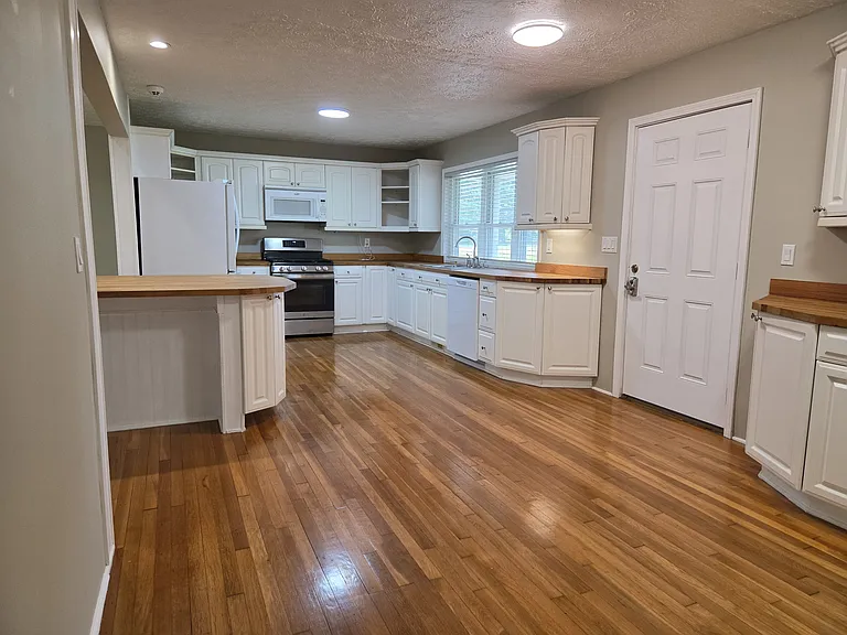 66 Miller Ave — Photo 4