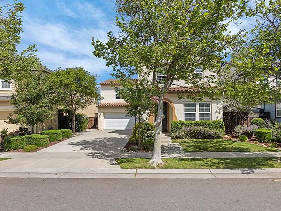 3rd image of 527 W Questa Trl