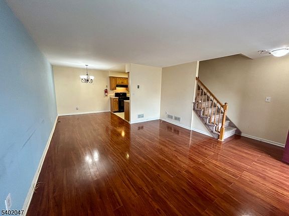 4th image of 805 Faulkner Dr