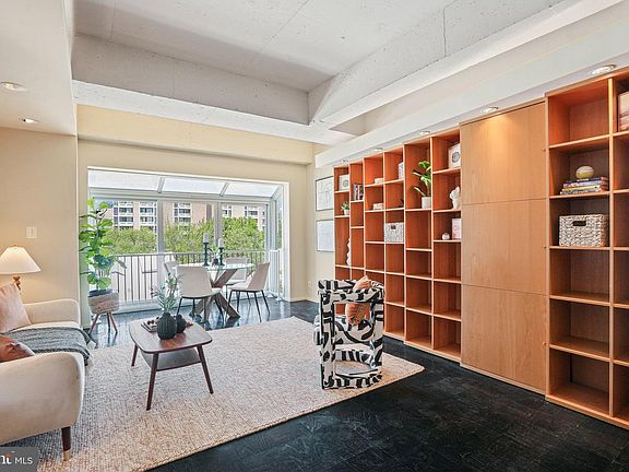 5th image of 510 N St SW APT N622