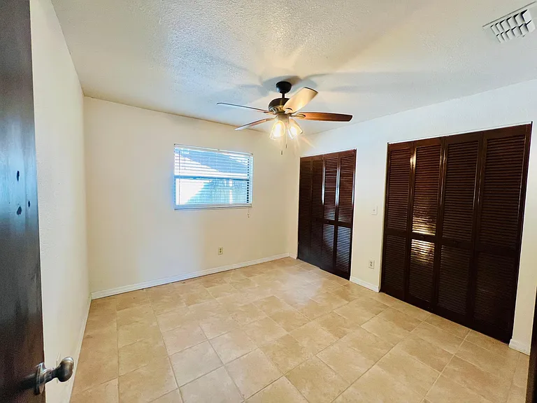 4641 Debbie Ln — Photo 21