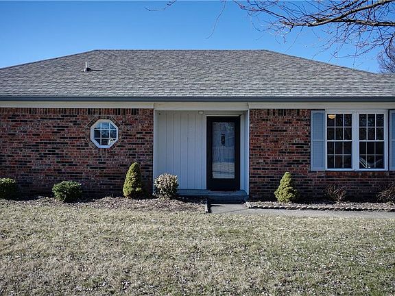 3rd image of 3641 Wild Ivy Dr