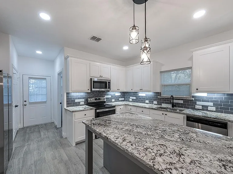 1317 E Cannon St — Photo 7