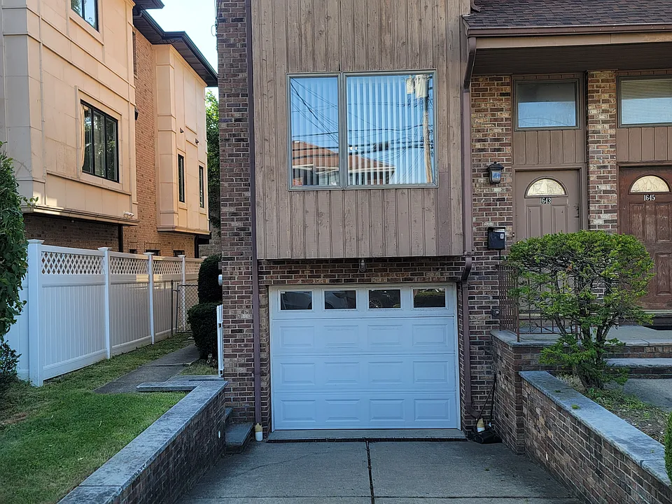 1643 Maple St #1643