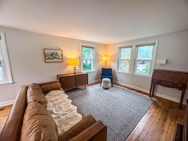 114 Columbia Ave — Photo 4