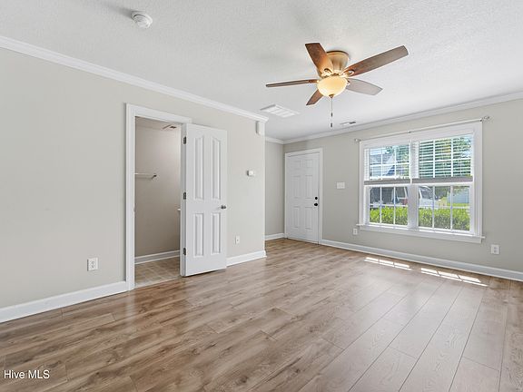 5th image of 609 Streamwood Drive