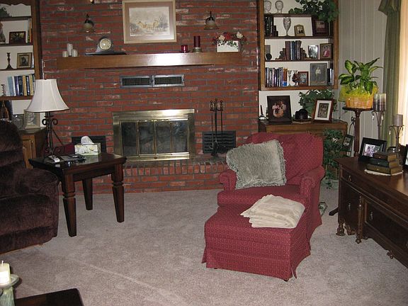 L/R- Fireplace
