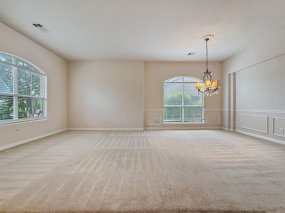 4th image of 5017 Grampian Way