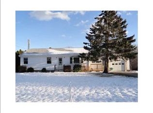 41 Long Meadow Rd, Portsmouth, RI 02871