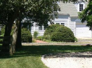 627 Bayville Rd, Locust Valley, NY 11560