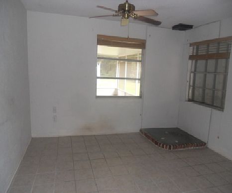 3rd image of 2123 Anchor Ave