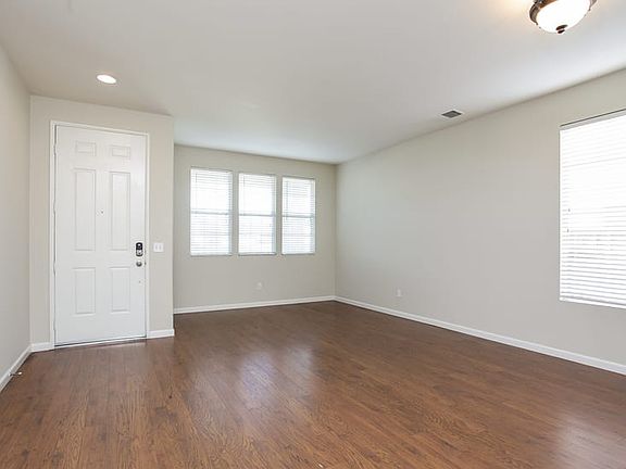 3rd image of 1044 Cypress Dr