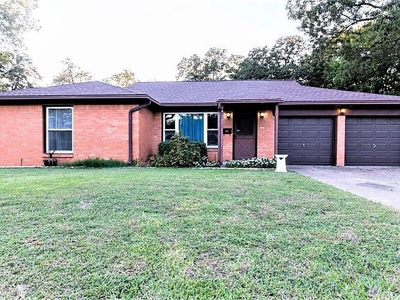 2nd image of 1417 Brookhollow Dr