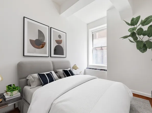 63 Wall Street 2015 image 3 of 14
