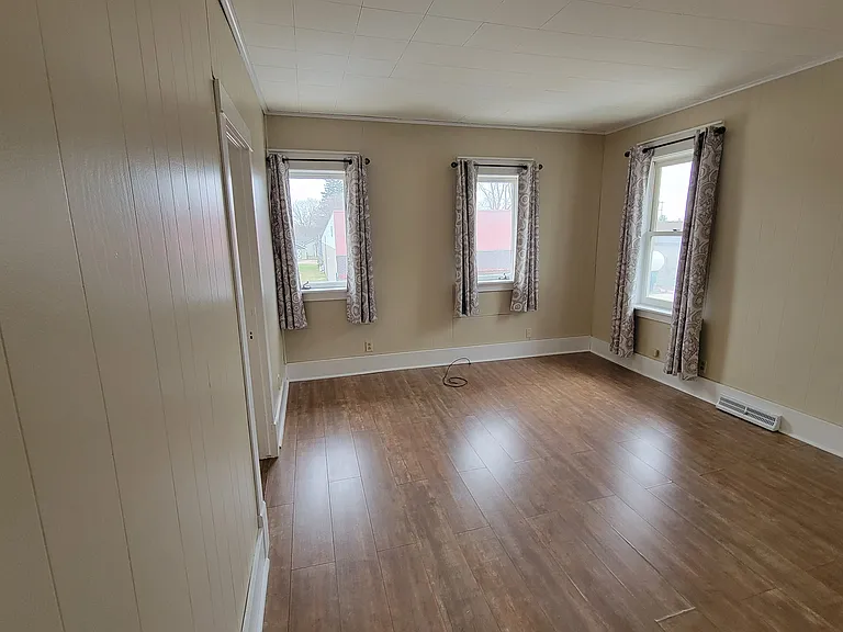 54 Birch Ave S — Photo 9